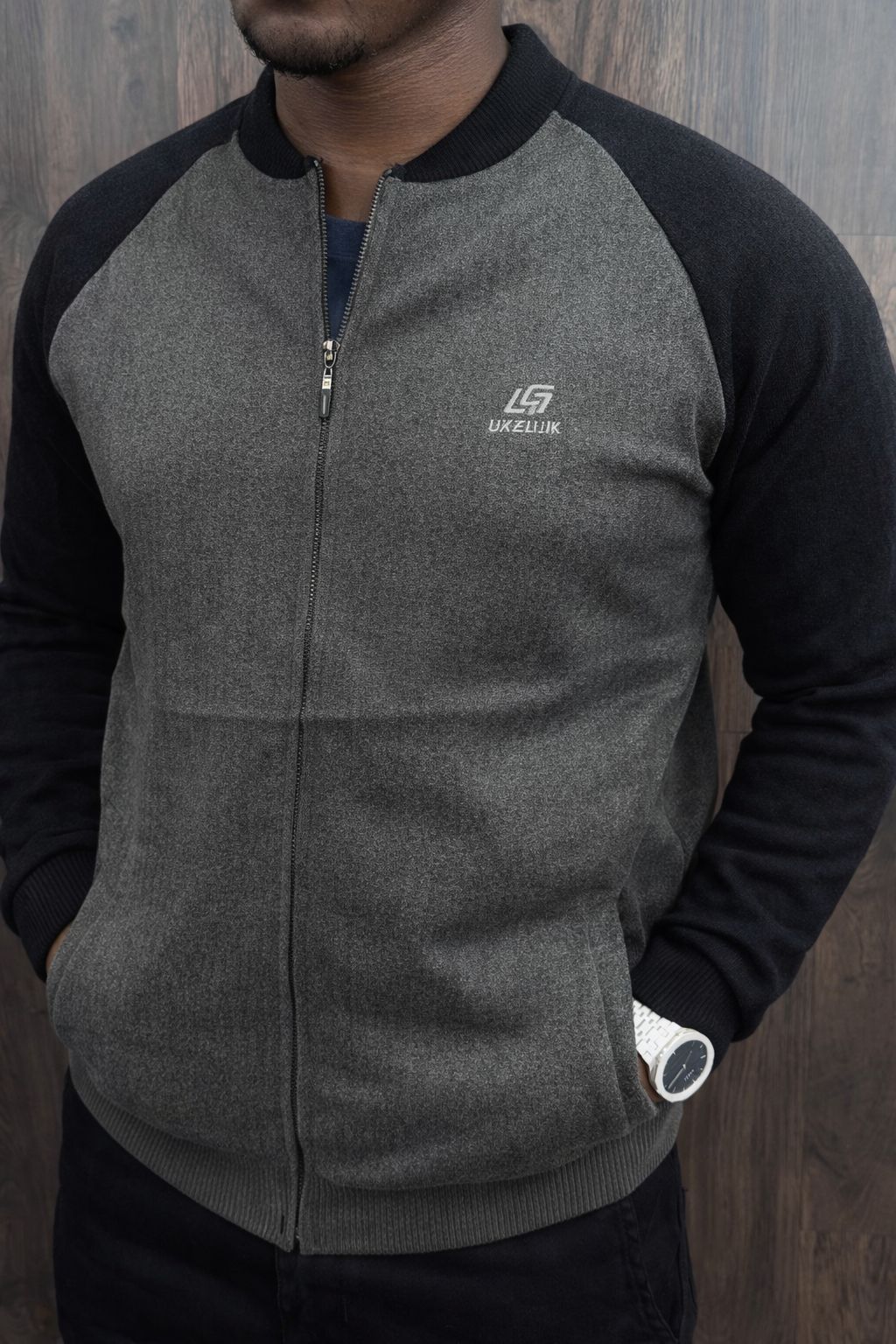 Vintage Timeless Classy Durable functional high quality men Heavyweight Fleece Hoodie, Ultimate Sweatshirt, and knitted-cotton Sweater with pockets, zip and a rounded collar