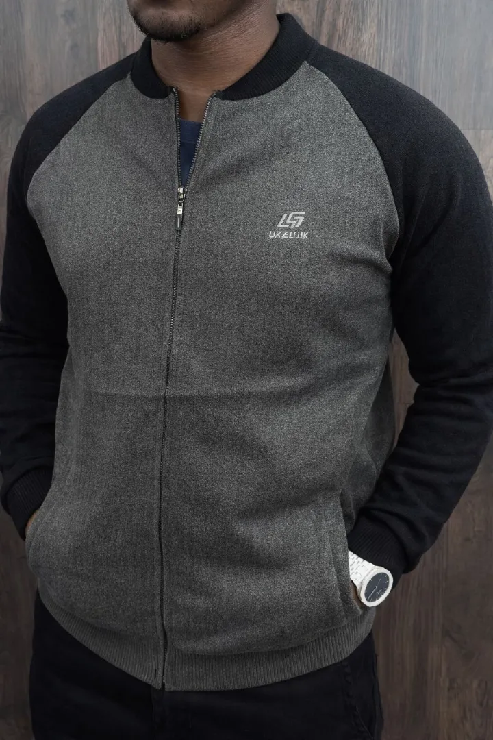 Vintage Timeless Classy Durable functional high quality men Heavyweight Fleece Hoodie, Ultimate Sweatshirt, and knitted-cotton Sweater with pockets, zip and a rounded collar