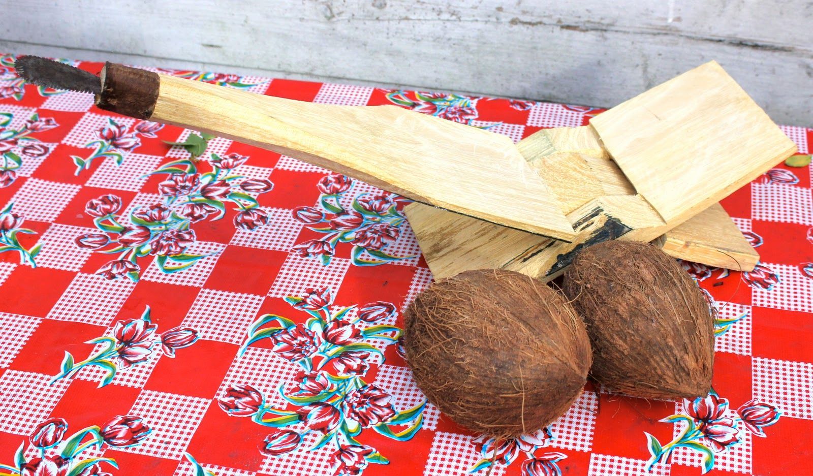 SWAHILI THREE LEGGED TRADITIONAL CHAIR ,COCONUT GRINDER MBUZI WA KUKUNA NAZI - VITI VYA KISWAHILI