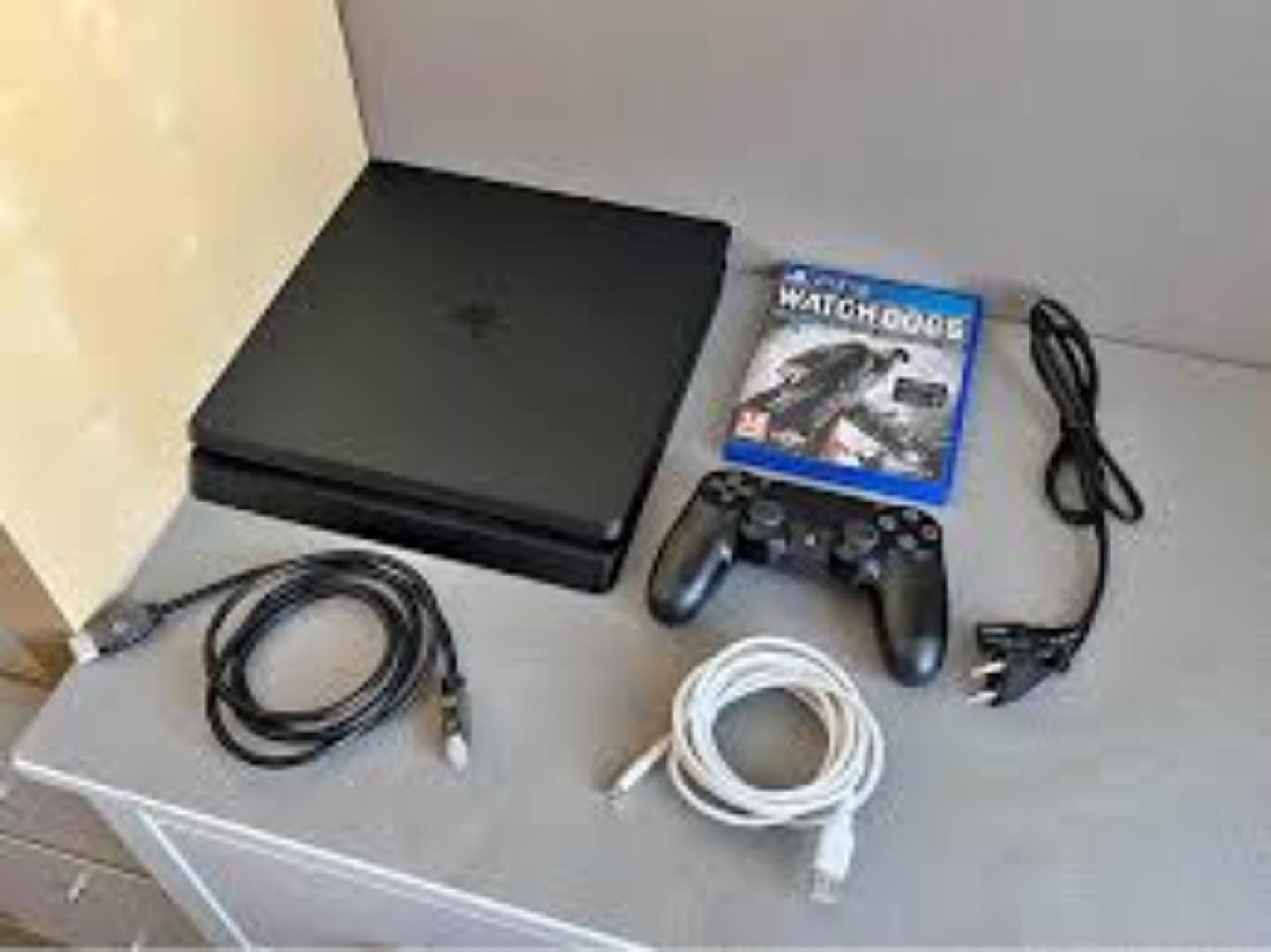Pre-Owned PlayStation 4 Console (Standard/Slim) comes with 1 free game