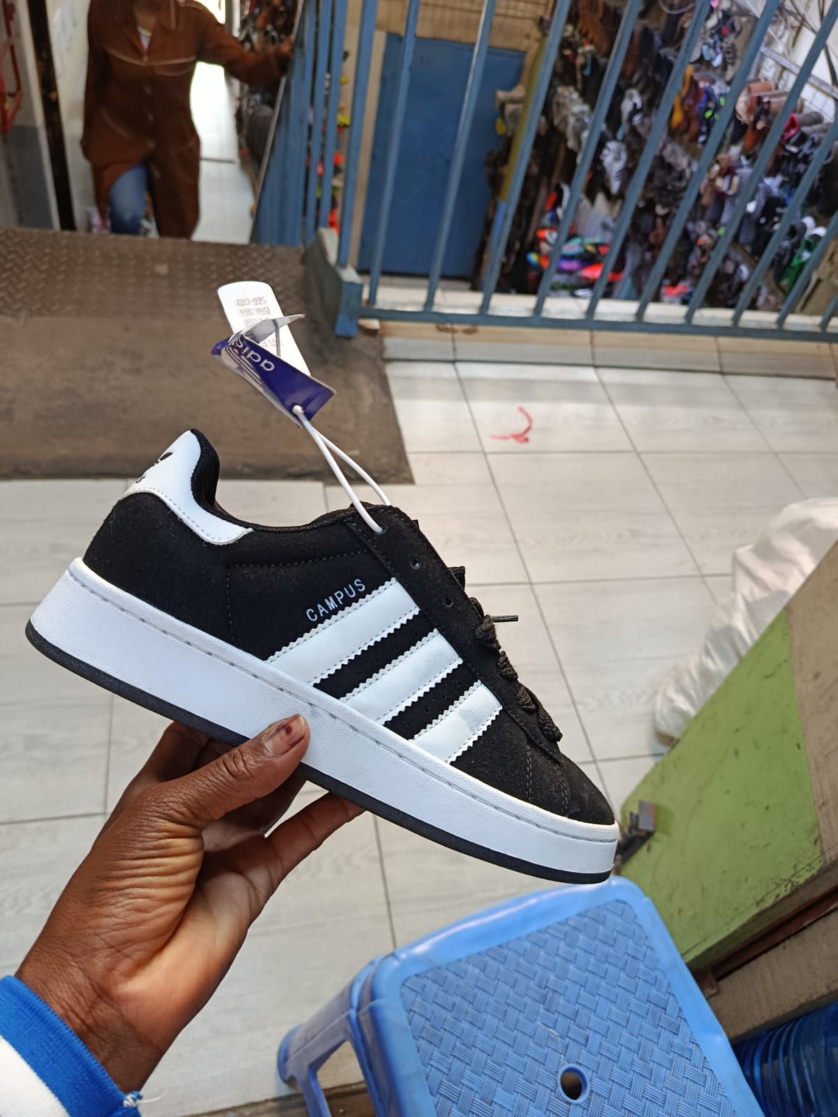 ⚡CAMPUS NEW ARRIVAL💯LATEST CAMPUS SHOES🥰🥰 Multifuctional ladies Men's classic breatherble shoes⚡designer  youth shoes🔥new classic and fashioned unisex sneakers . Campus available all colours 💯🥰