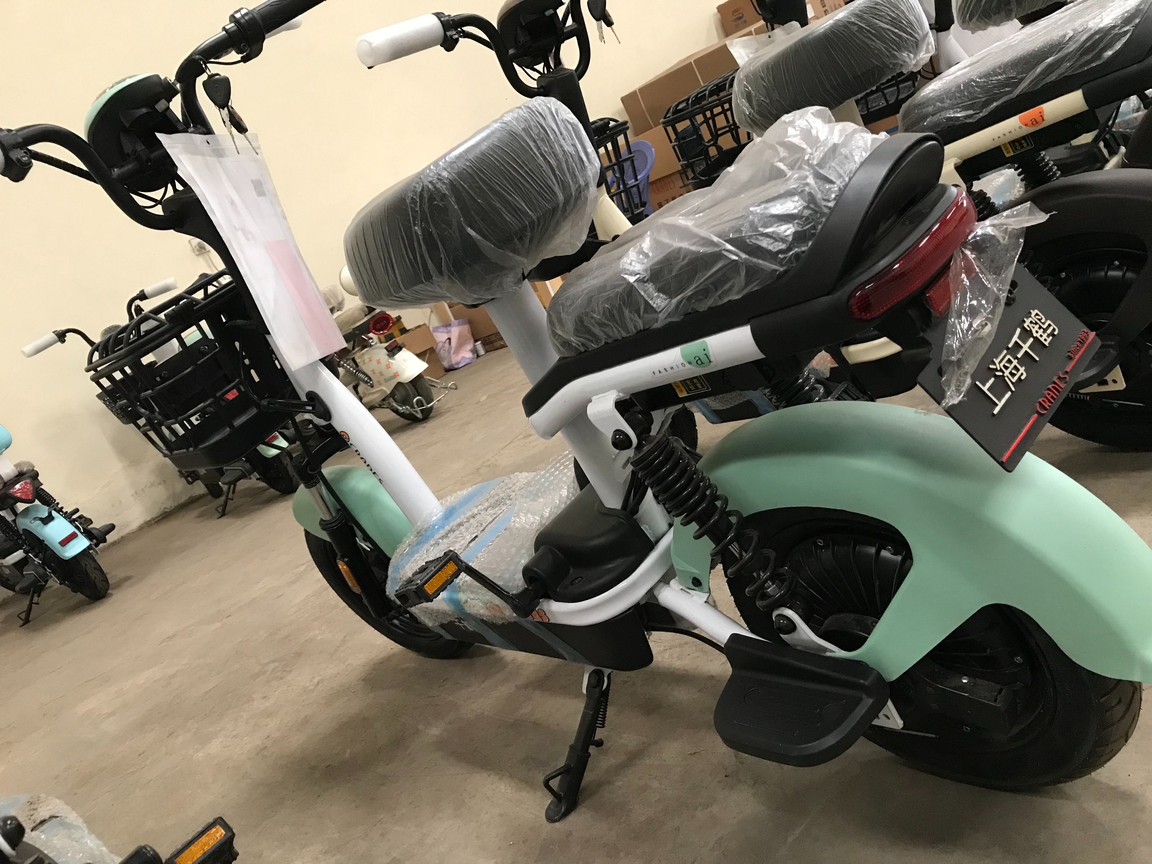 Crane MINI Electric Scooter, Compact Urban Mobility, ELECTRIC SCOOTER, Charge at Home, Max Design Speed - 35 km/h, Range 35 km, Loading Capacity - 150 kg, Motor - 350W, Lead Acid Battery - 4ttery.
