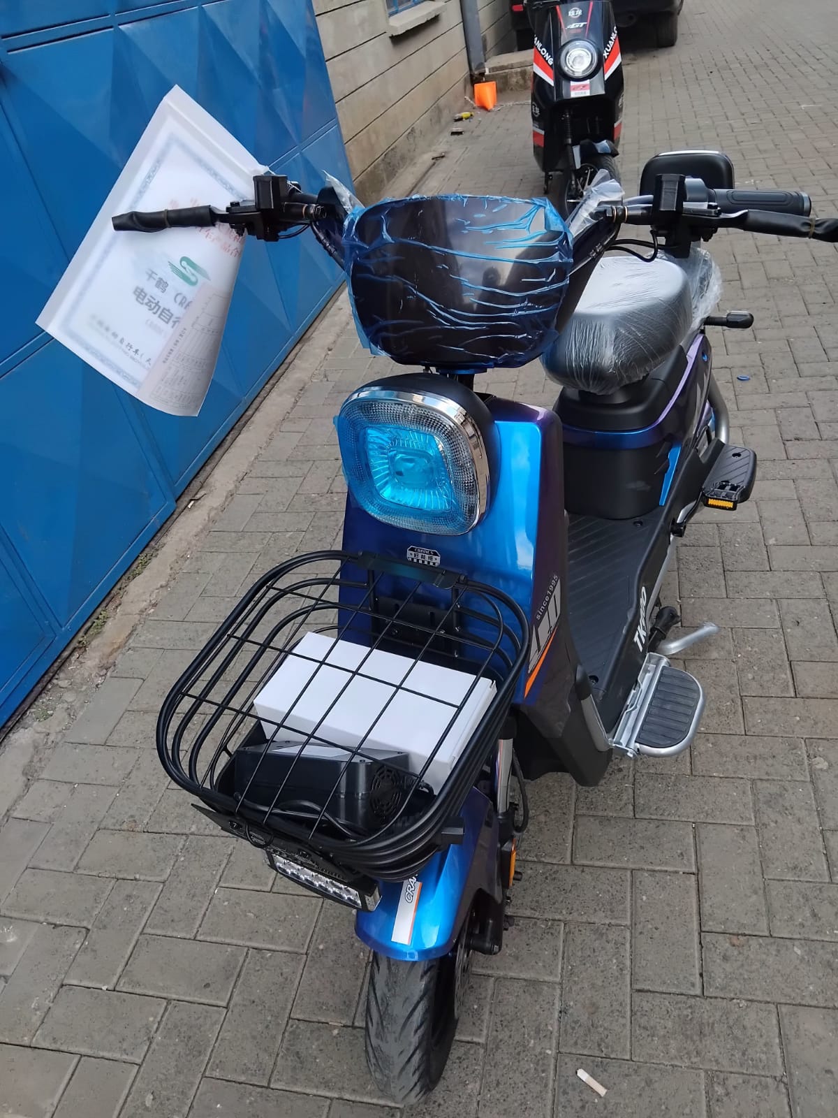Blueish Big Mac Electric scooters. 800Watts, 80-100km on a full charge, 60km/h, 60V 20ah, No DL, No numberplates required. Suitable for daily commute and delivery. Can be used off-road. Charge at home