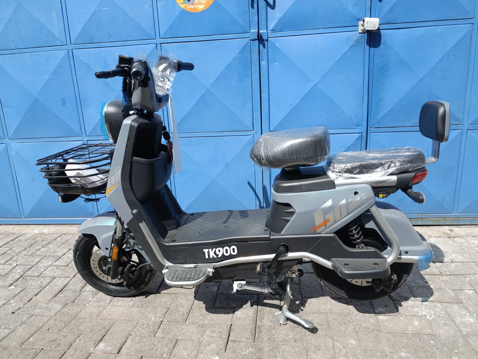 Green Big Mac Electric scooters. 800Watts, 80-100km on a full charge, 60km/h, 60V 20ah, No DL, No numberplates required. Suitable for daily commute and delivery. Can be used off-road. Charge at home