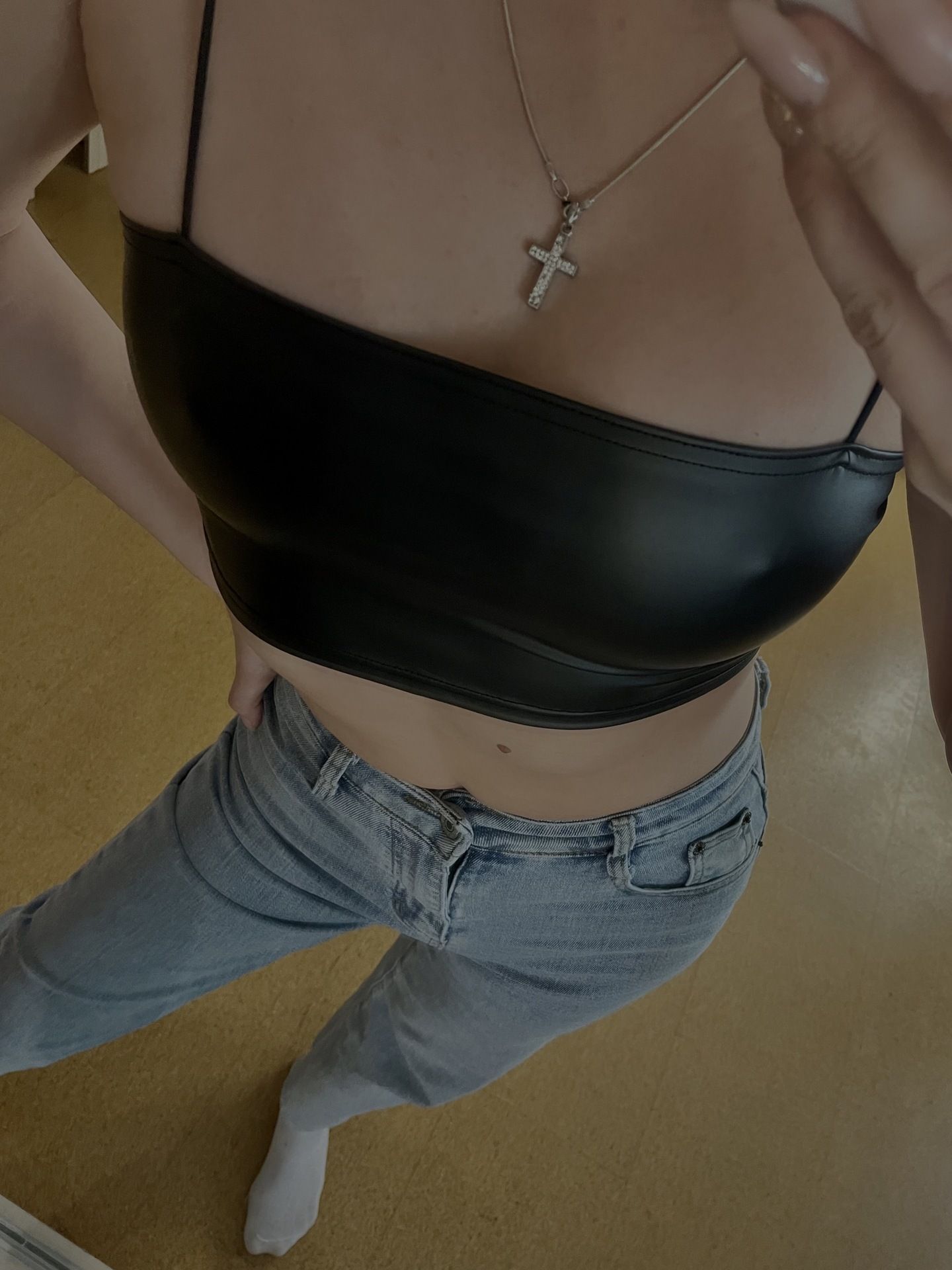 PU Leather Camisole Womans Sexy Solid Color Sling Tank Top Black Slim Elastic Short Waistcoat Female Clothes
