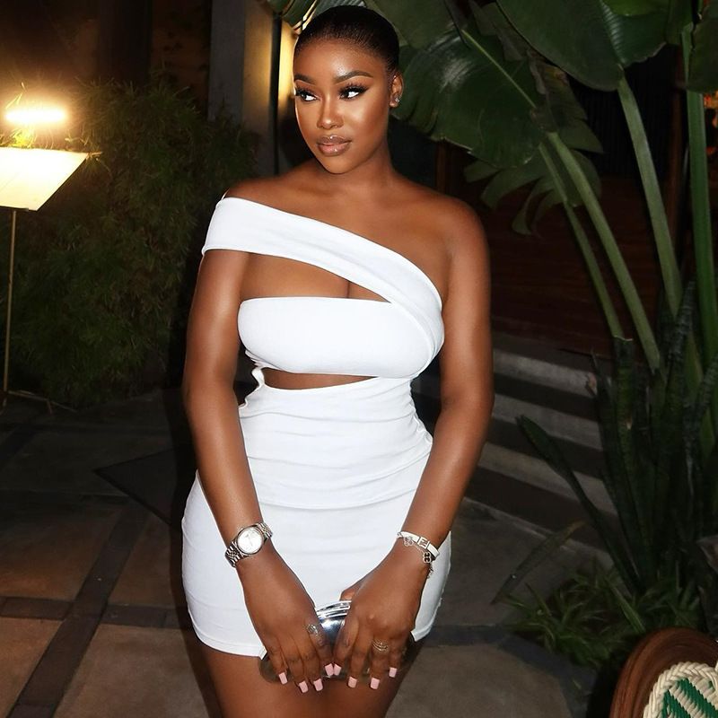 Fashion Women Skew Collar Hollow Out Bodycon Mini Dress 2025 Summer Sexy Seeveless Night Club Party Evening Dresses R0267