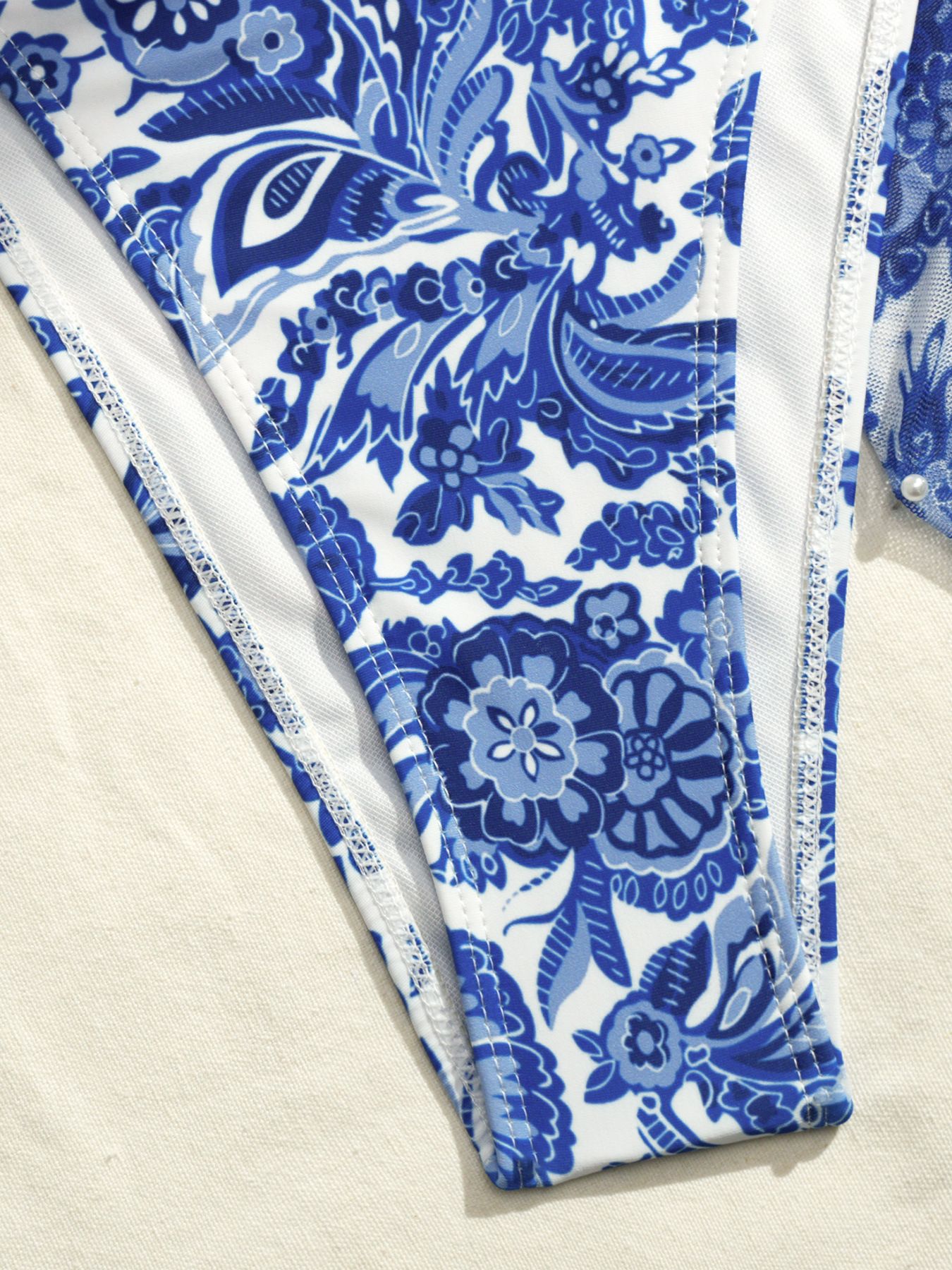 2026 Halter String Triangle There Piece Bikini Women Swimwear Female Swimsuit Bathers Bathing Swimming Suit Beachwear Summer R0110