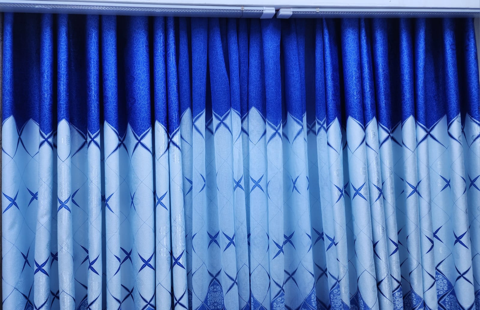 HEAVY BLUE CURTAIN COMES IN A PACKAGE of 2pcs Curtain And 1pc FREE Sheer.