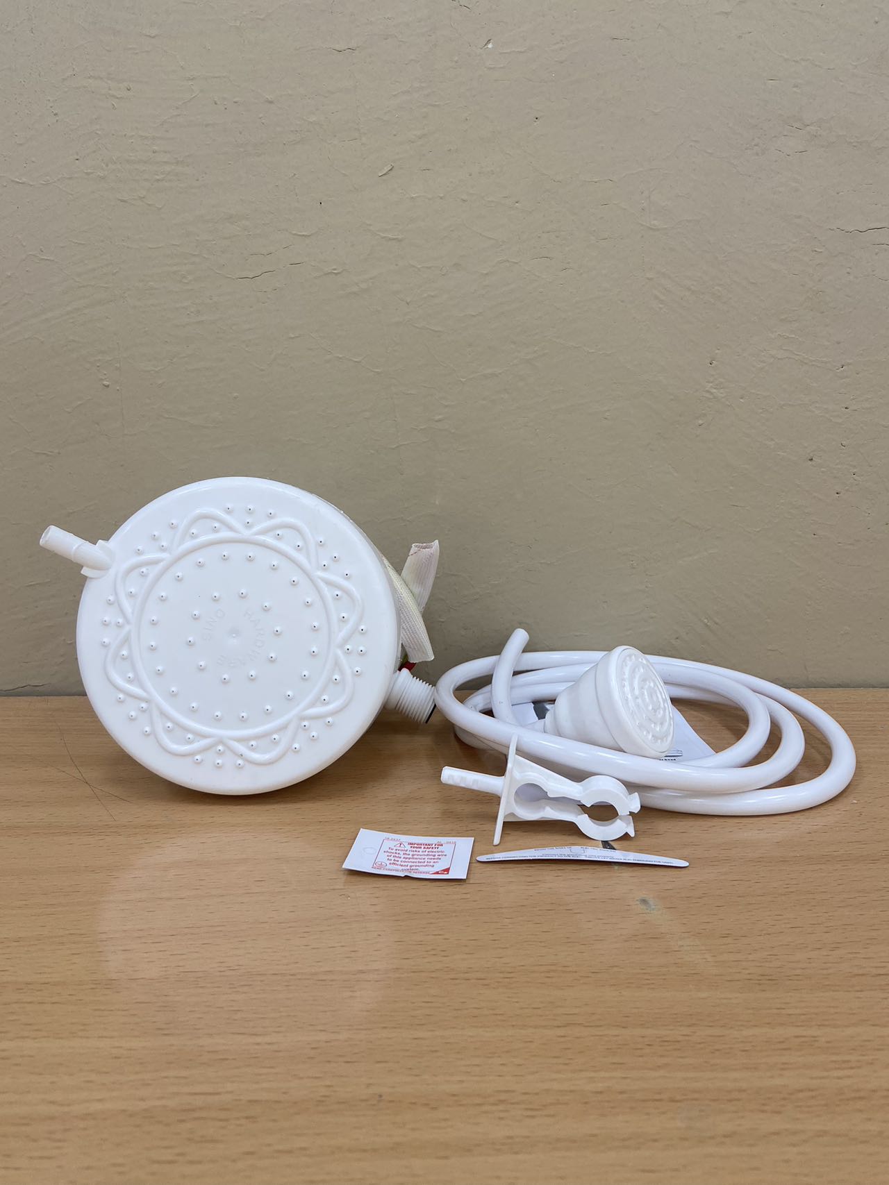 SINO Hot Water Shower For Fresh/Salty Water 3 Temperature SINO Instant Shower Electric Water Heater is the ideal option for a relaxing and economic bath.