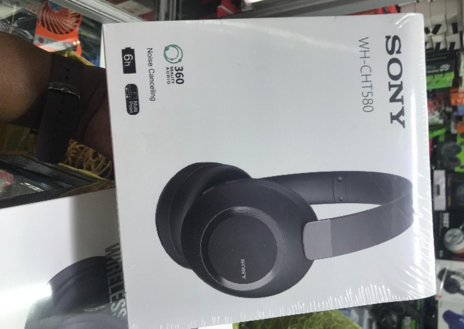 Sony WH CHT 580 wireless headphones -Noise canceling