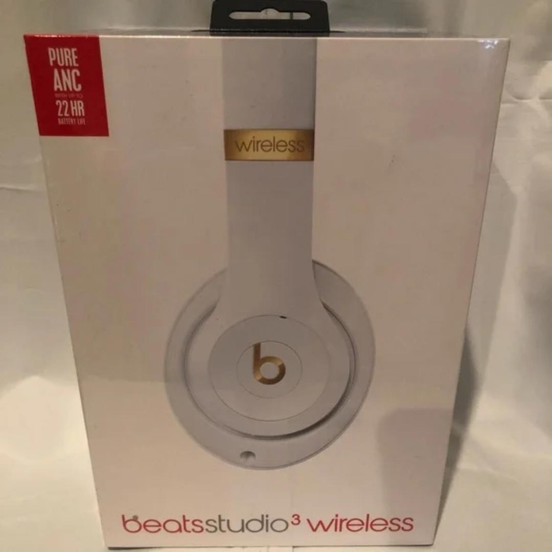 Beats studio 3 wireless headphones -Noise canceling