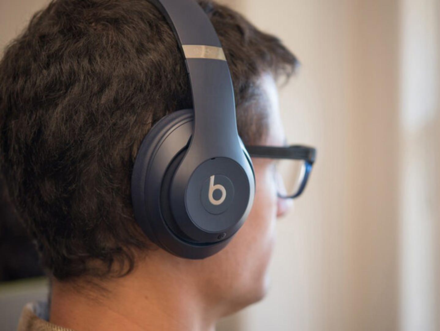 Beats studio 3 wireless headphones -Noise canceling