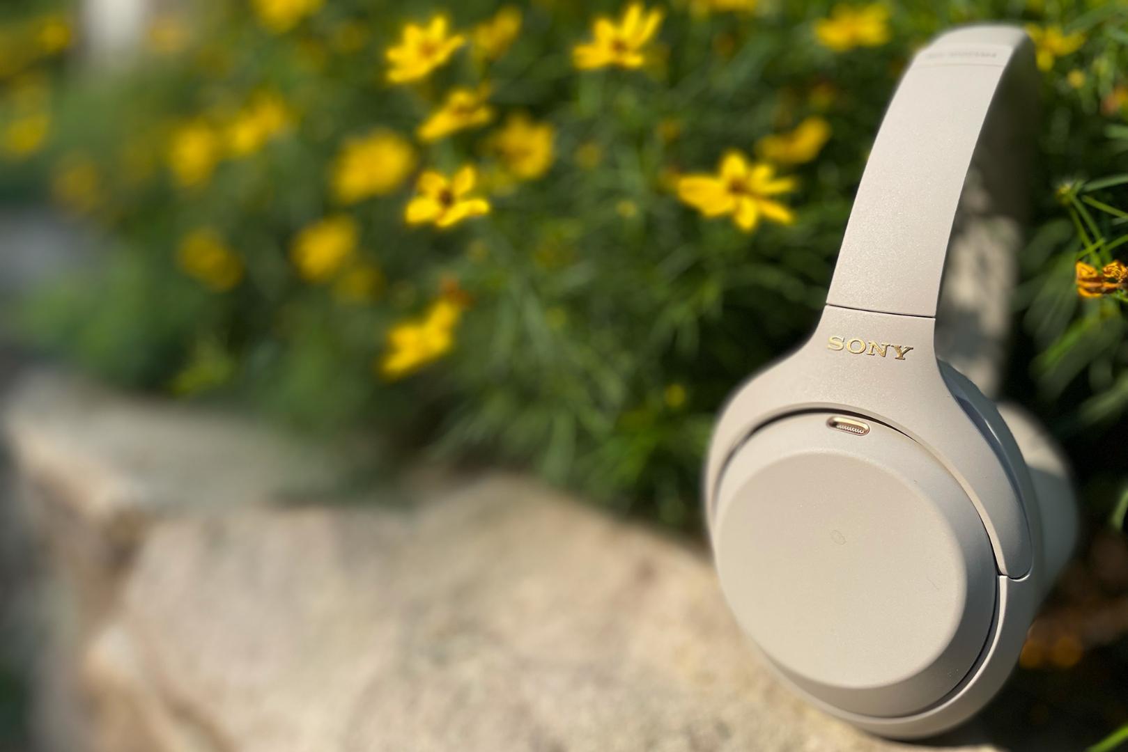 Sony WH 1000xm5 wireless headphones -Noise canceling