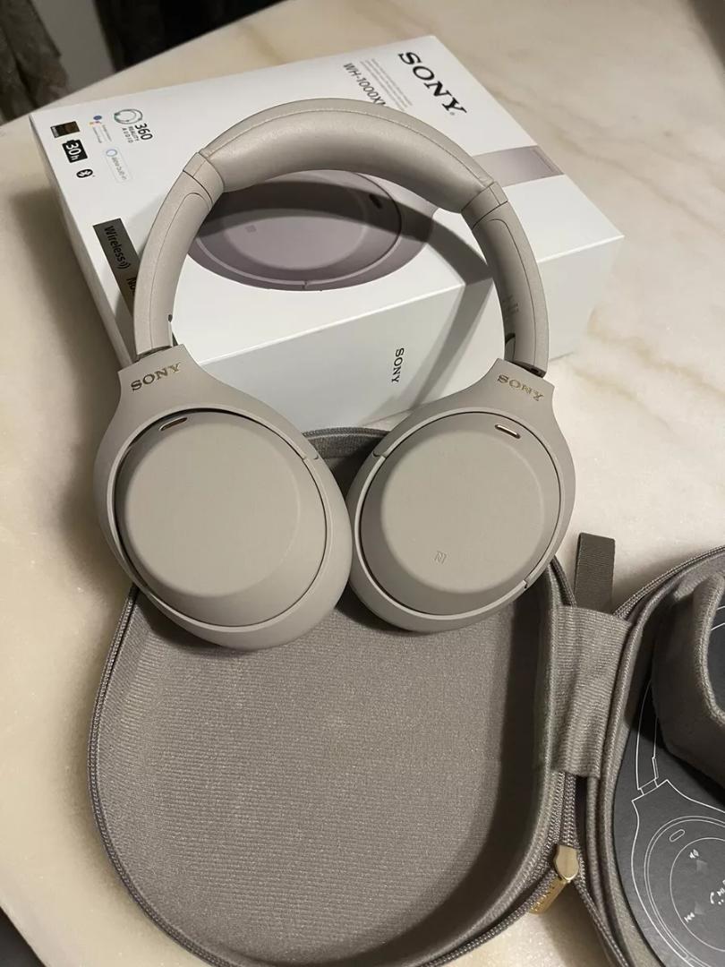 Sony WH 1000xm5 wireless headphones -Noise canceling