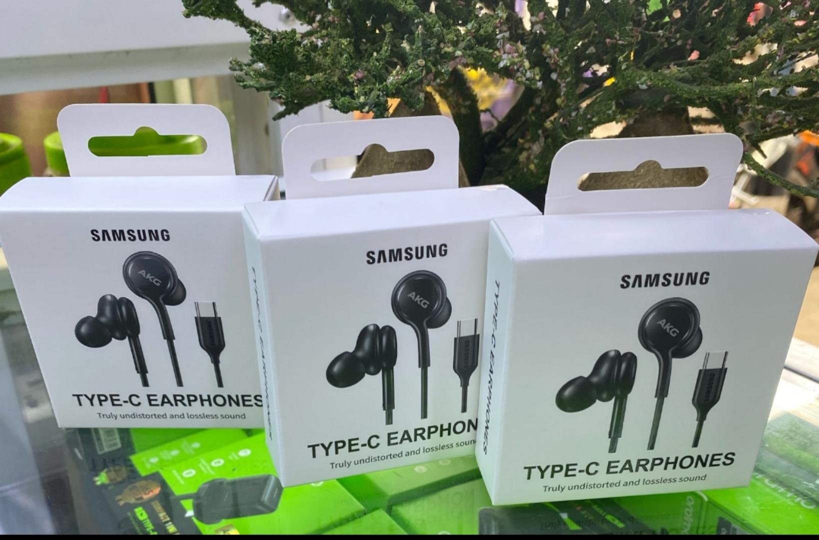 Samsung Galaxy AKG earphones