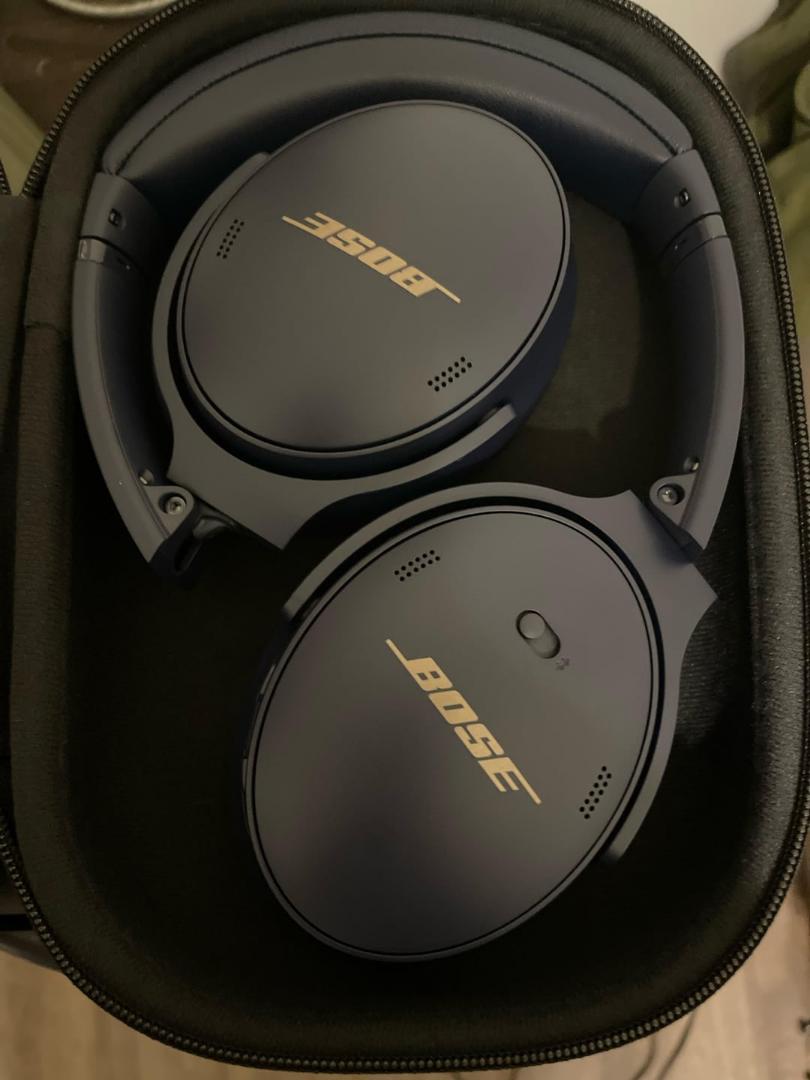 Bose Quite comfort wireless headphones -Noise canceling