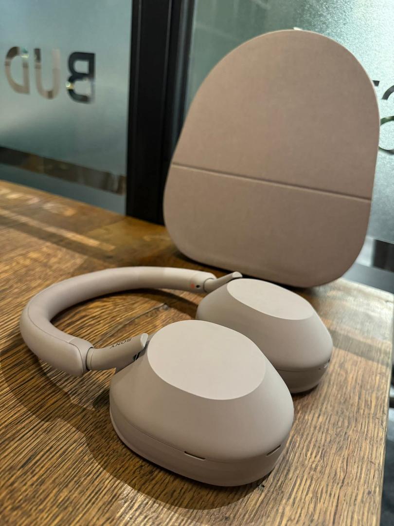 Sony WH 1000 mx5 wireless headphones -Noise canceling