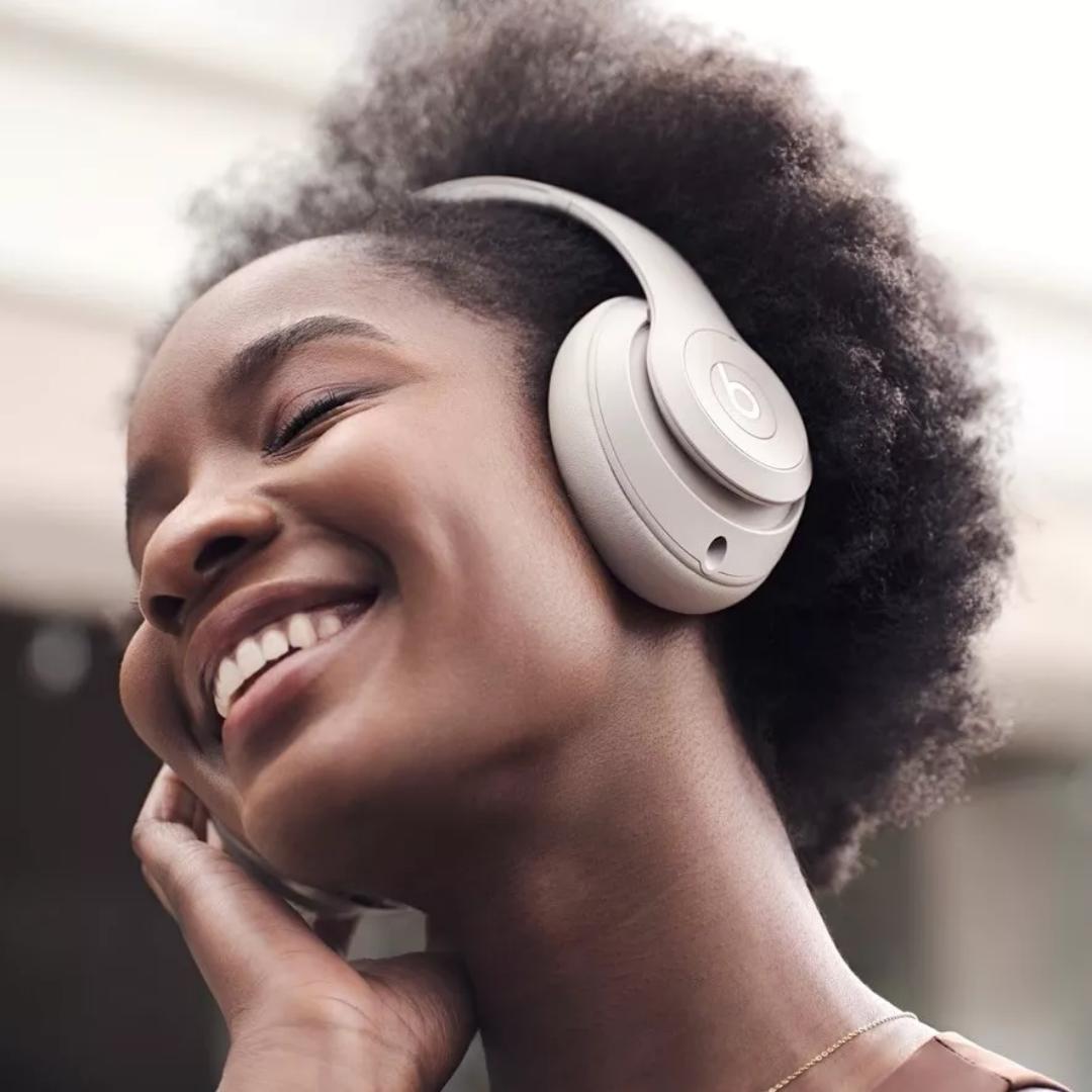 Beats solo pro wireless headphones -Noise canceling