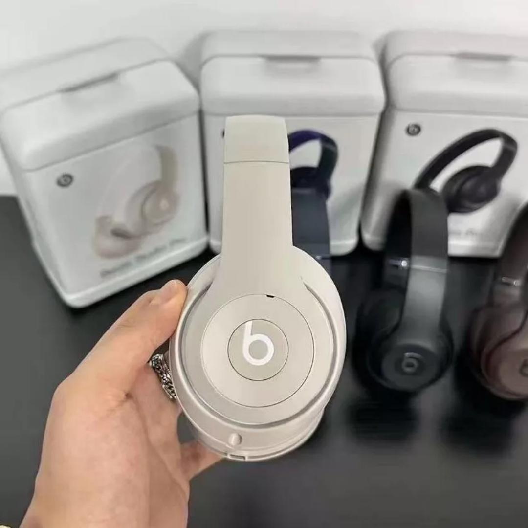 Beats solo pro wireless headphones -Noise canceling