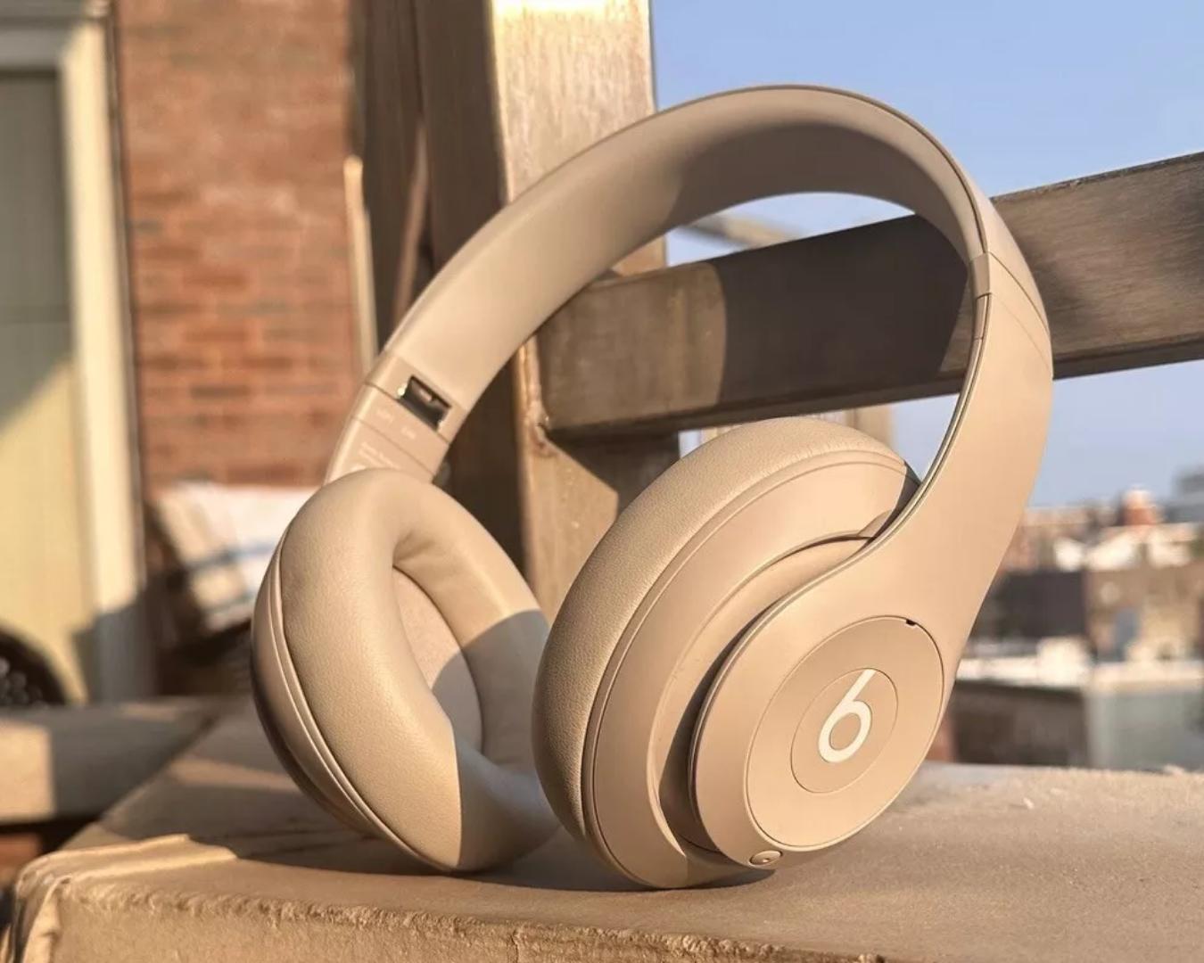 Beats solo pro wireless headphones -Noise canceling
