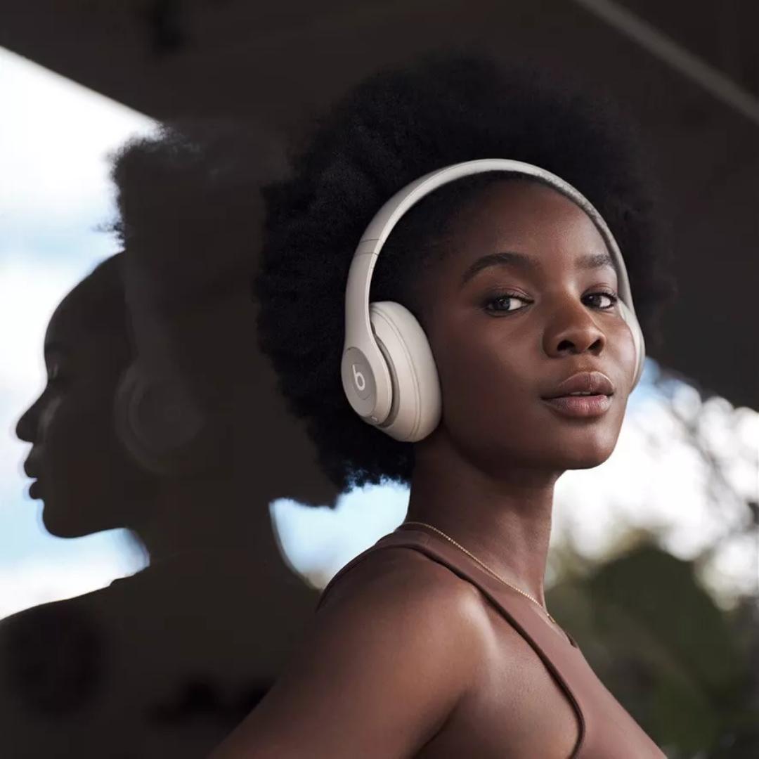 Beats solo pro wireless headphones -Noise canceling