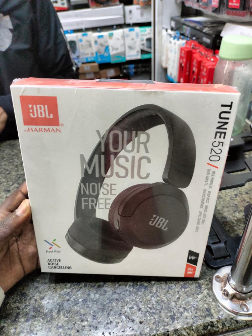 Jbl tune 520 wireless headphones -Noise canceling