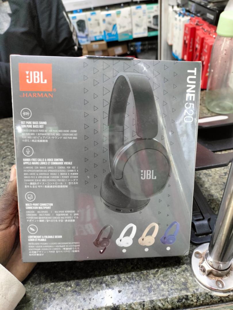 Jbl tune 520 wireless headphones -Noise canceling