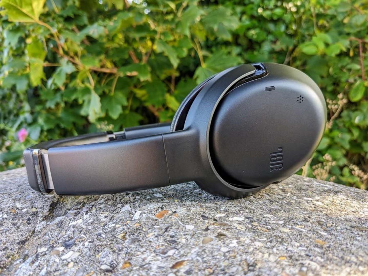 JBL Tour One M2 wireless headphones -Noise canceling