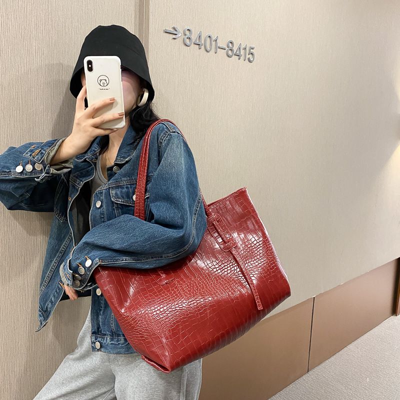 Large Size Women Handbag Lady PU Leather Shoulder Bag Ladies Handbags Sling Bags Hand Bags For Ladies Casual Soft Gift Big Tote Bags  Multi-Pocket new arrival Gift Sales