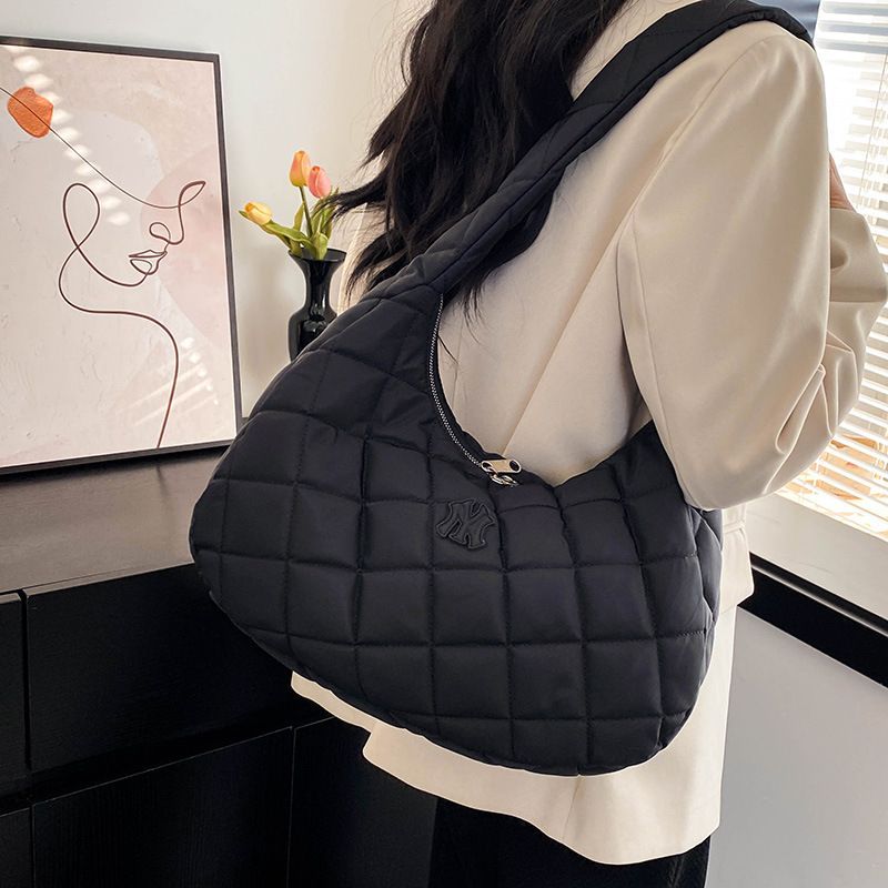 New Trendy Casural Student Big Bag Fashion Crossbody Bag Female Handbag  Men's and Women's Simple and Elegant Shoulder Bag Sales Trendy Nylon Light Weight Bag Travel Bag Gifts Large Capacity