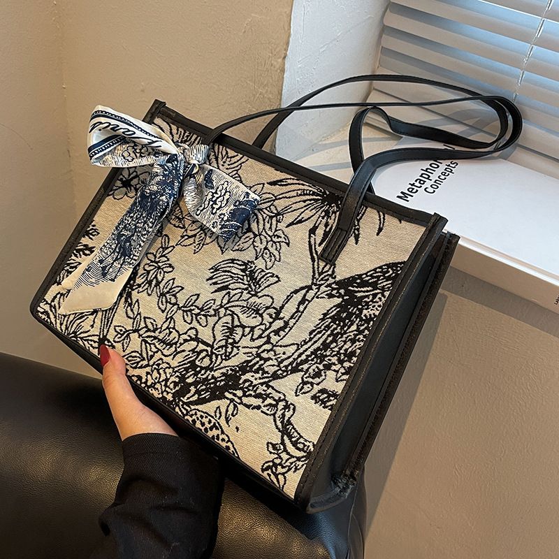 Premium Large Capacity Women's Bag Trendy Fashion Versatile Ins-style Shoulder Bag Underarm Bag French Commuter Tote Bag Handbag Shoulder Bag