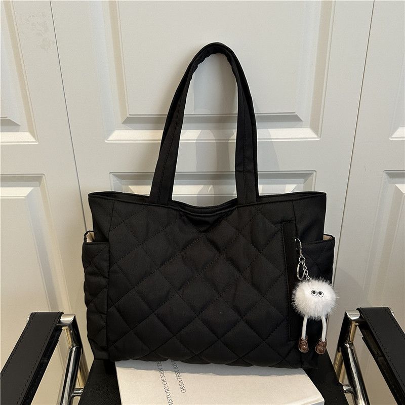 High-end women's bag new season commuter crossbody bag fashionable minimalist design single-shoulder padded coat bag shoulder bag handbag
