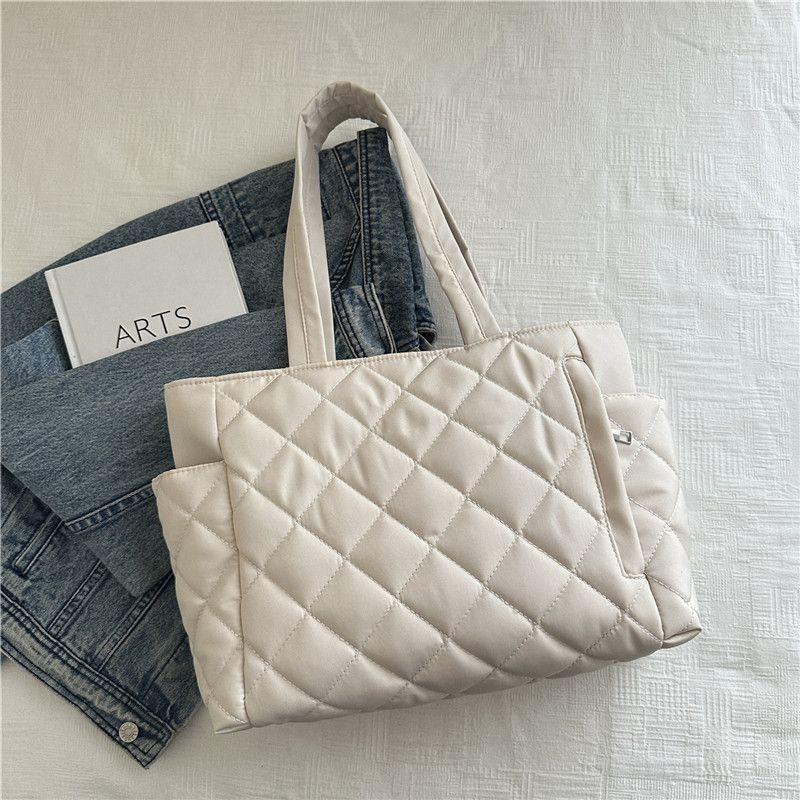 High-end women's bag new season commuter crossbody bag fashionable minimalist design single-shoulder padded coat bag shoulder bag handbag