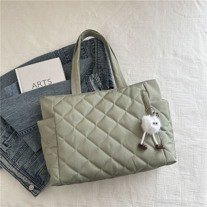 High-end women's bag new season commuter crossbody bag fashionable minimalist design single-shoulder padded coat bag shoulder bag handbag