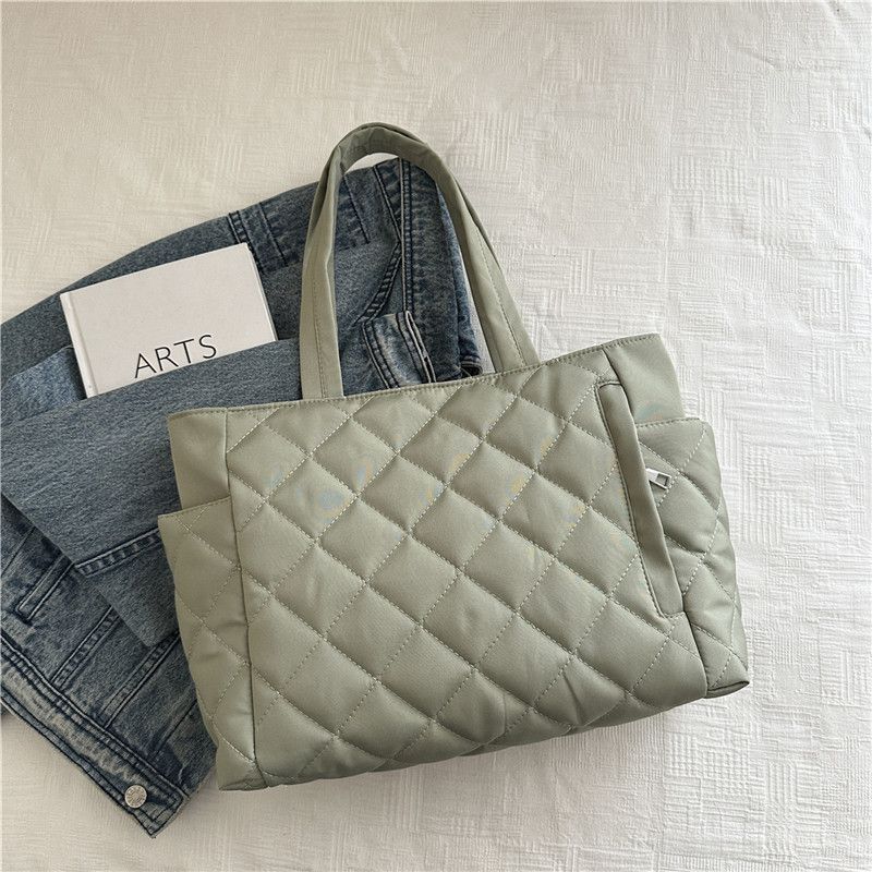 High-end women's bag new season commuter crossbody bag fashionable minimalist design single-shoulder padded coat bag shoulder bag handbag