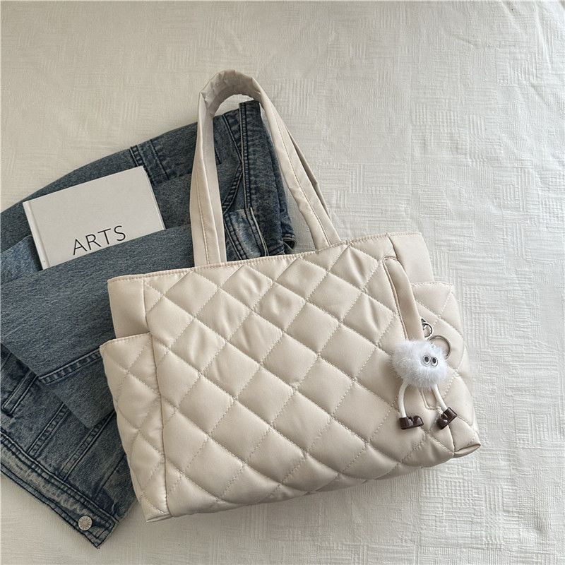 High-end women's bag new season commuter crossbody bag fashionable minimalist design single-shoulder padded coat bag shoulder bag handbag