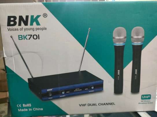 Bnk BK-701 Dual Channel UHF Wireless Microphone Set