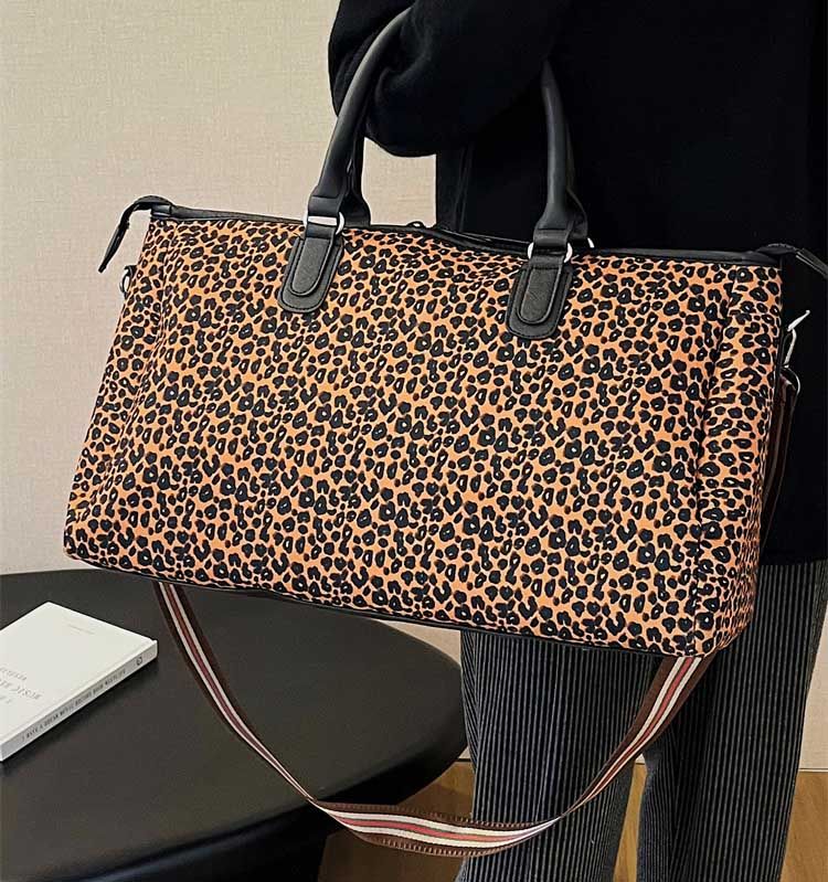New Women Leopard Travel Duffel Bag Weekender Overnight Tote Bag Women Large Yoga Gym Travel Tote with Shoes Compartment