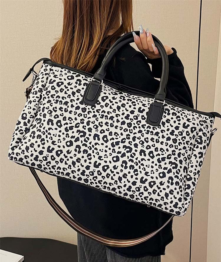 New Women Leopard Travel Duffel Bag Weekender Overnight Tote Bag Women Large Yoga Gym Travel Tote with Shoes Compartment
