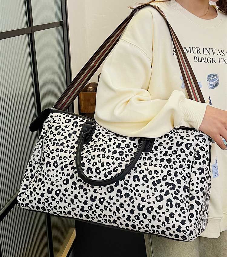 New Women Leopard Travel Duffel Bag Weekender Overnight Tote Bag Women Large Yoga Gym Travel Tote with Shoes Compartment