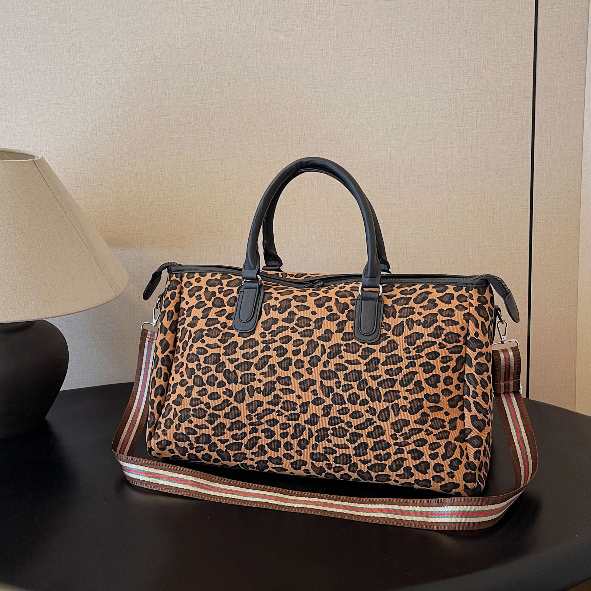 New Women Leopard Travel Duffel Bag Weekender Overnight Tote Bag Women Large Yoga Gym Travel Tote with Shoes Compartment