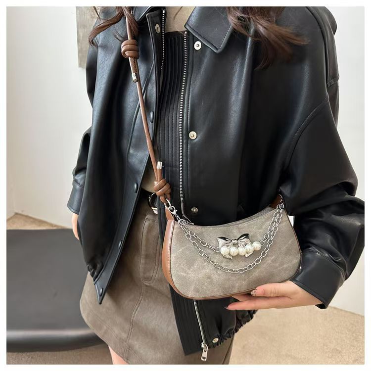 New Chain Bag PU Versatile Shoulder Bag for a Chic and Polished Look