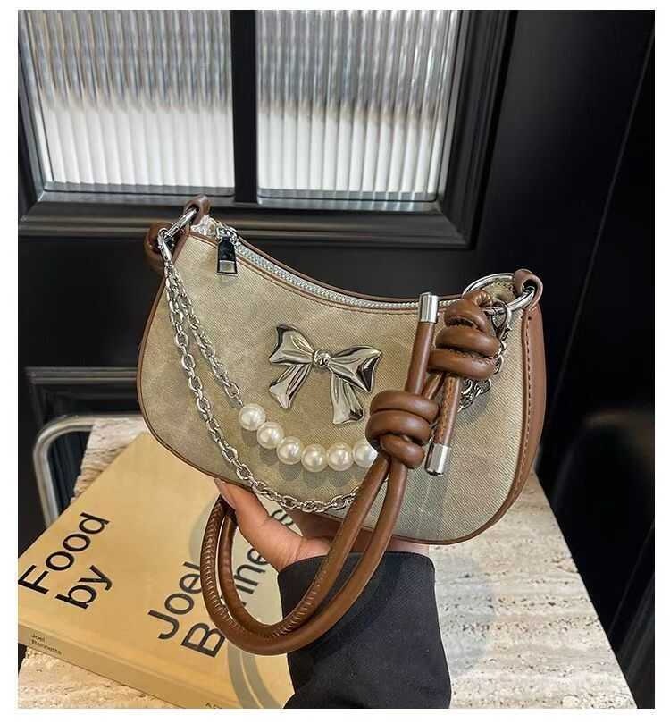 New Chain Bag PU Versatile Shoulder Bag for a Chic and Polished Look