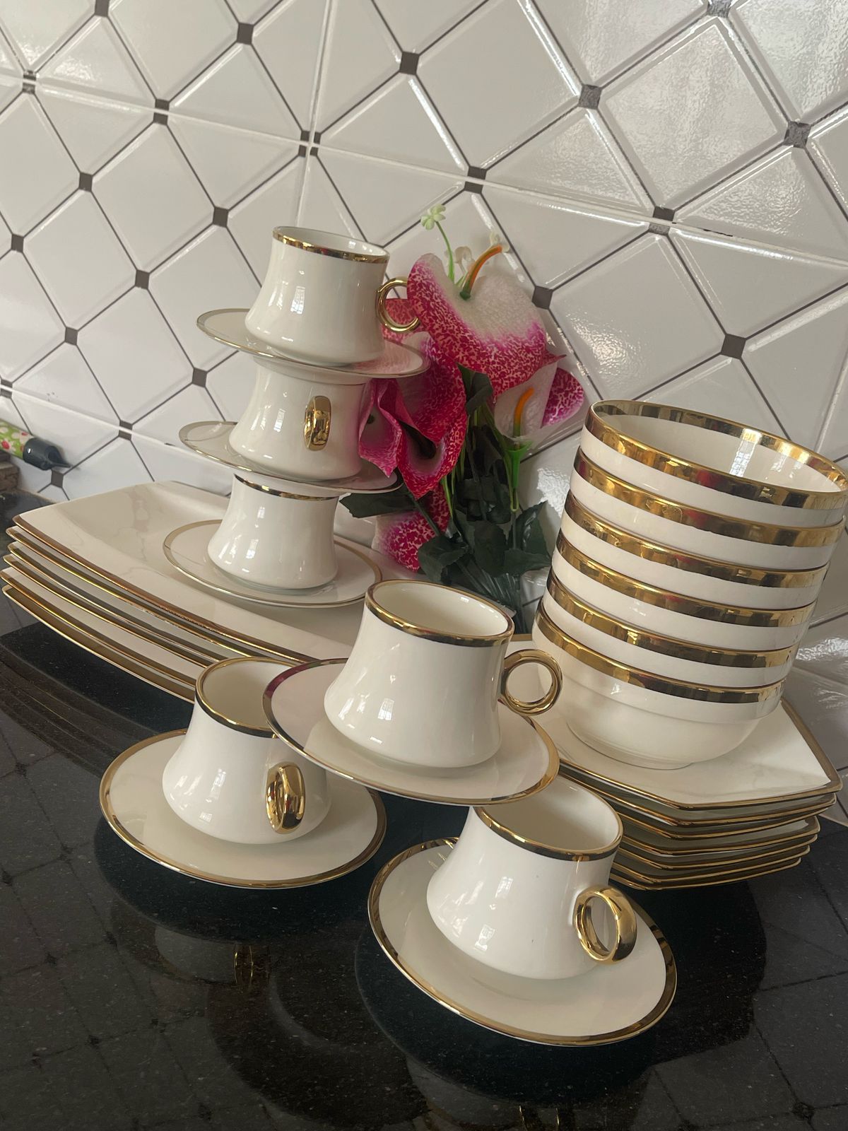 Gold dinner set 30 PCs set 6 cups 6 saucers 6 bowls 
6 side plates 6 plates