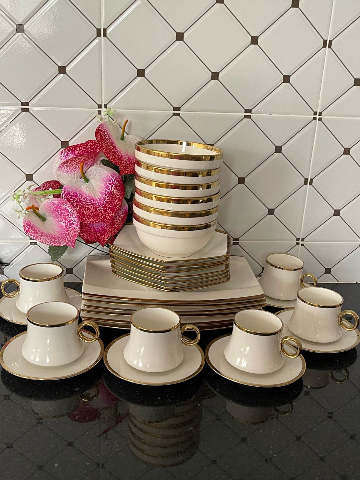 Gold dinner set 30 PCs set 6 cups 6 saucers 6 bowls 
6 side plates 6 plates