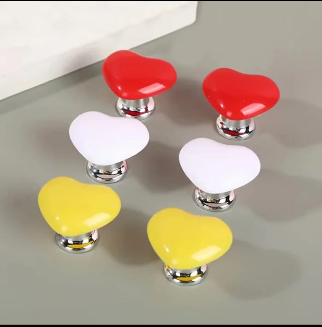 TWO PIECES TOILET PUSHER BUTTON LOVE HEART SHAPED ACCESORIES LONG NAIL SHAPE UNIVERSAL FLUSHING SWITCH TOILET BUTTON