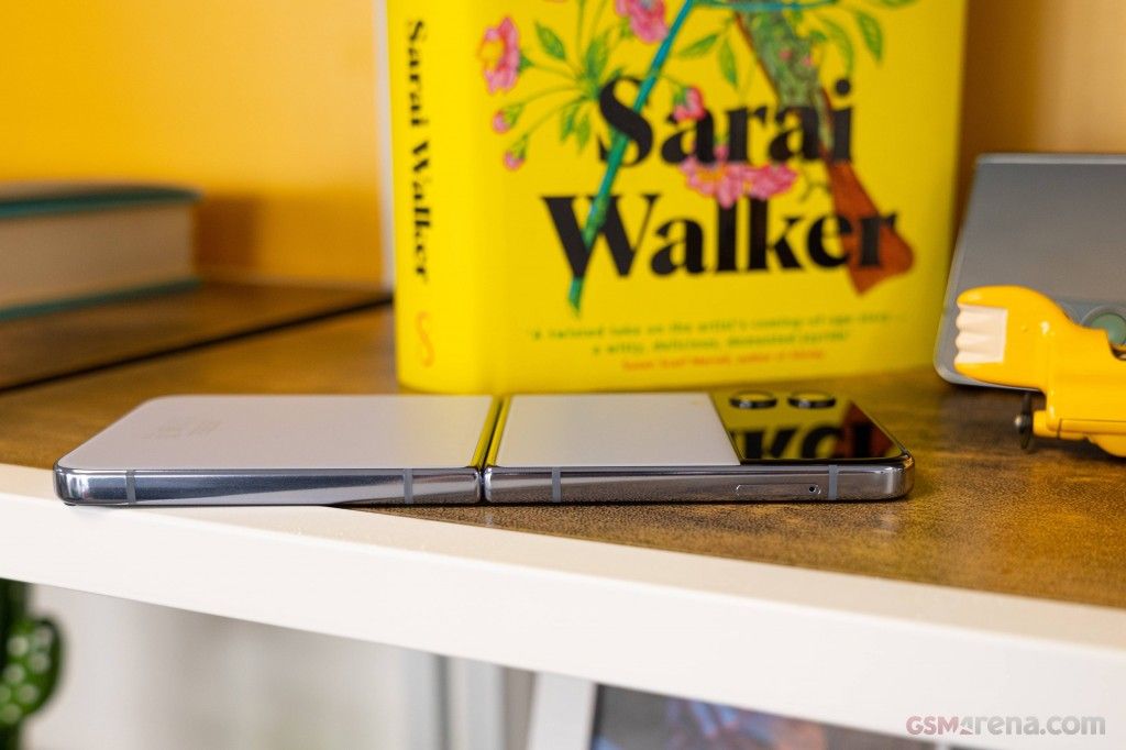 Samsung galaxy Z flip 4 5G.