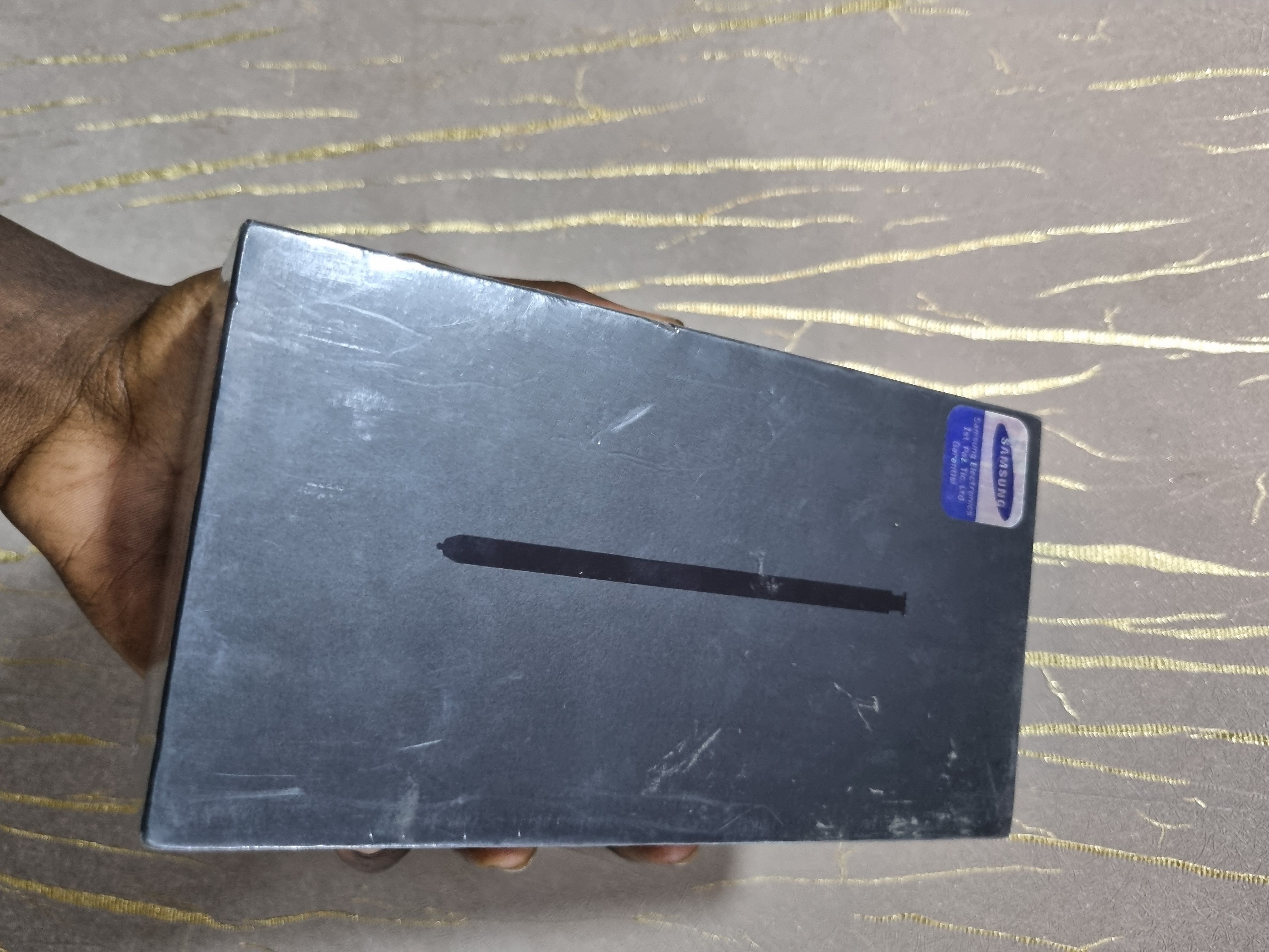 Samsung galaxy Note 9.Battery 4000mAh.Colors blue,black.Storage 128gb+6gb.
