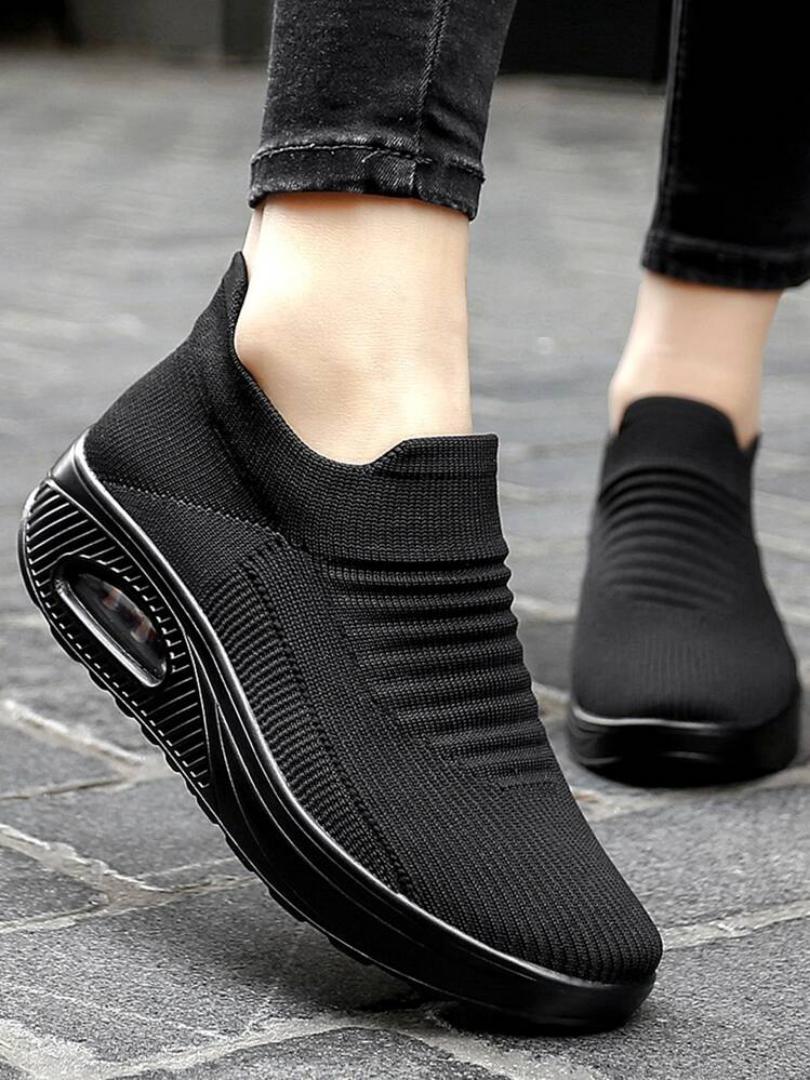 latest ladies Flyknit breathable walking sneaker shoe