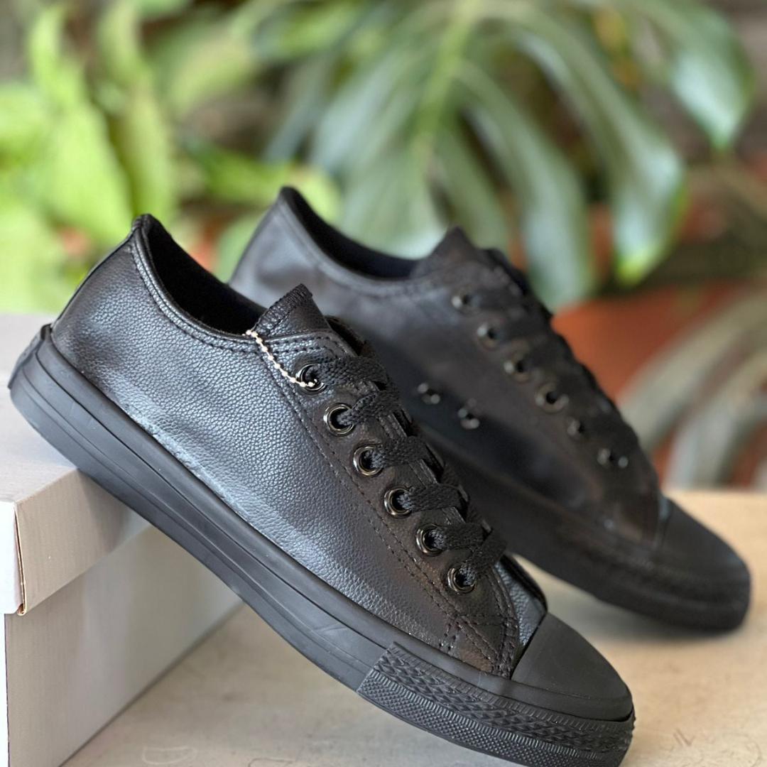 original unisex canvas Black leather flat rubber shoes
